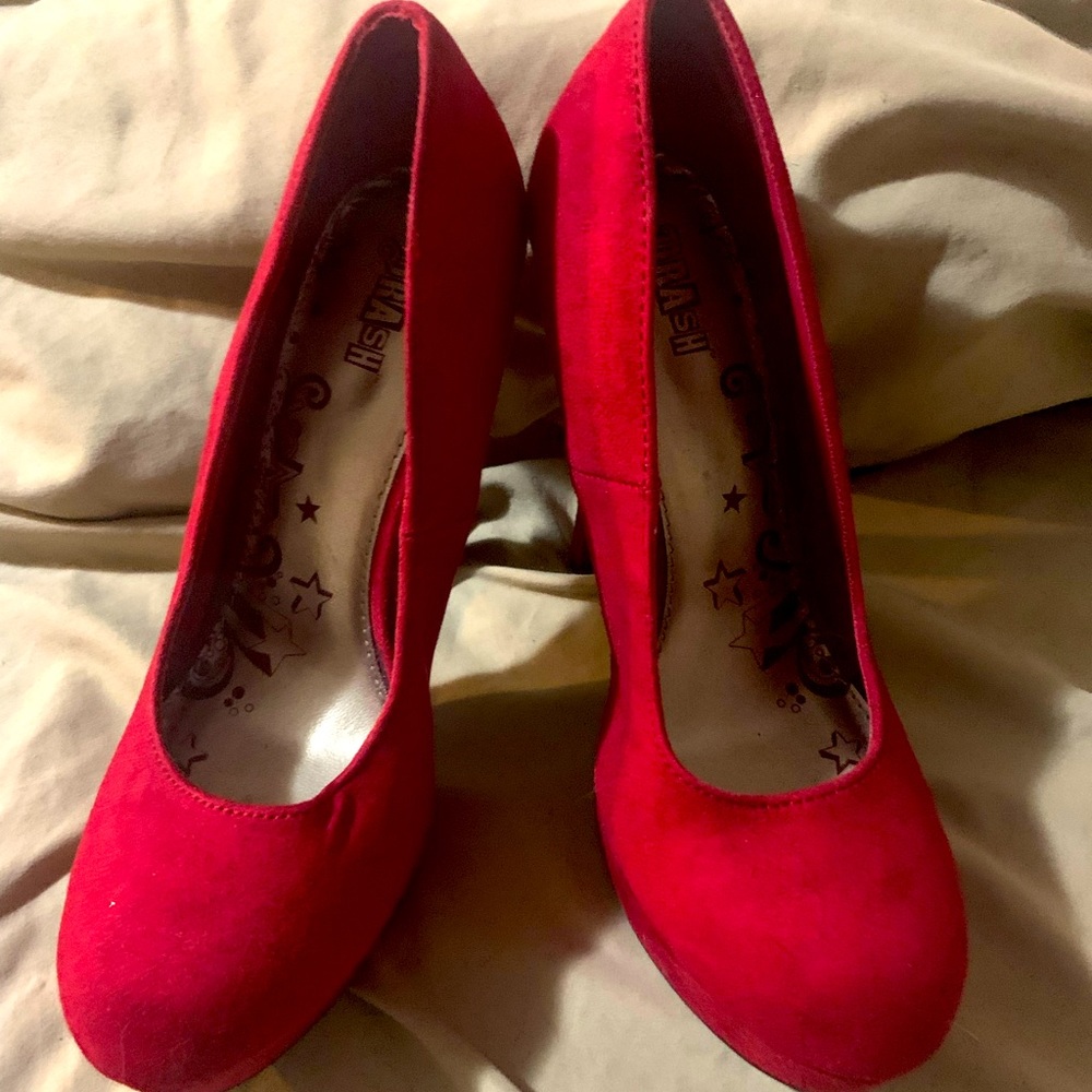 Size 7 pumps